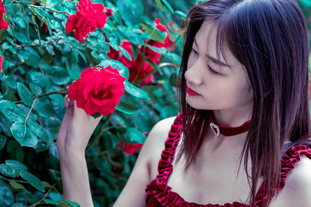 甘南藏乡也有簪花姑娘：身上服饰都是传家宝